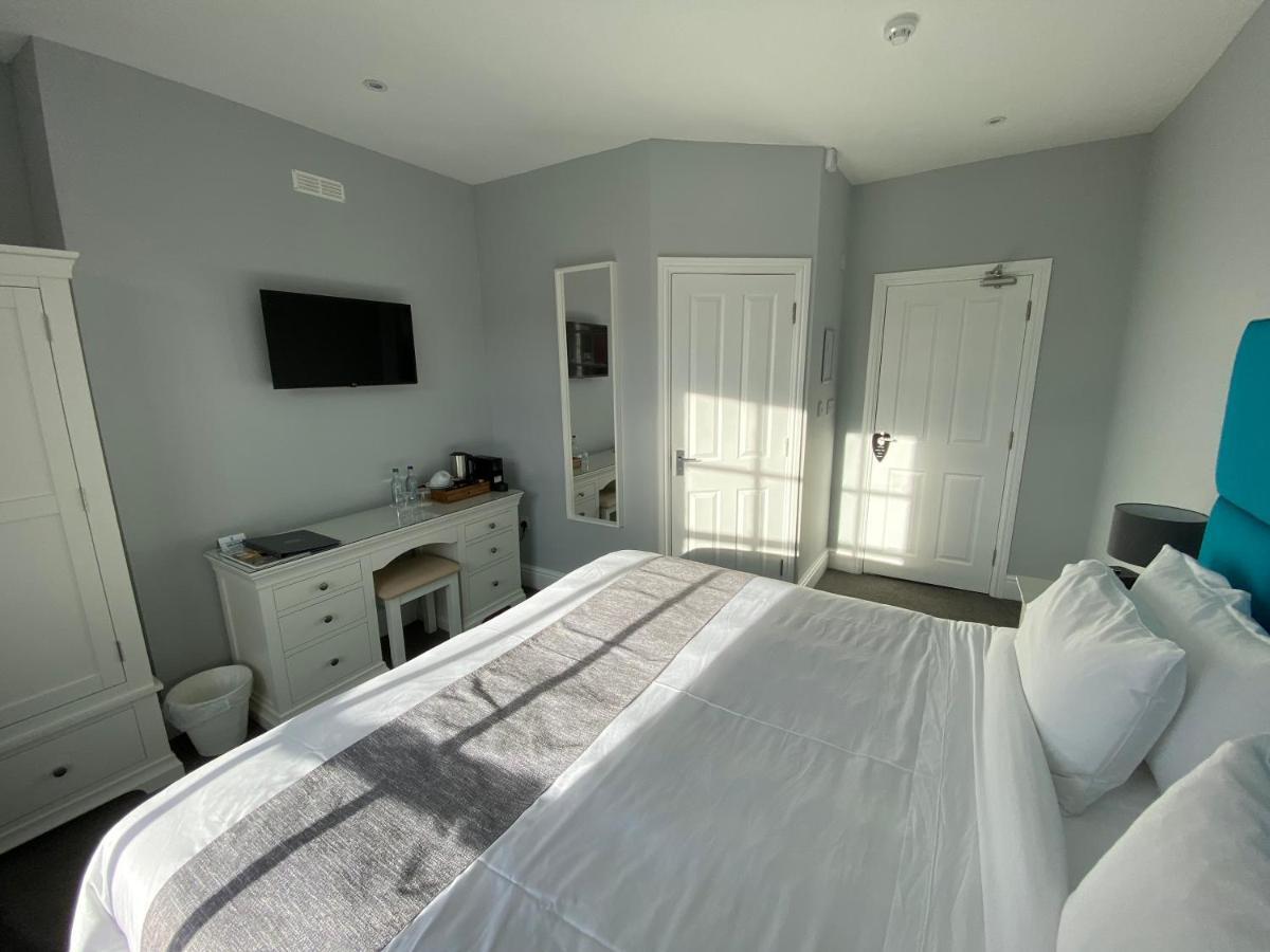Half Moon Inn Exeter Ngoại thất bức ảnh